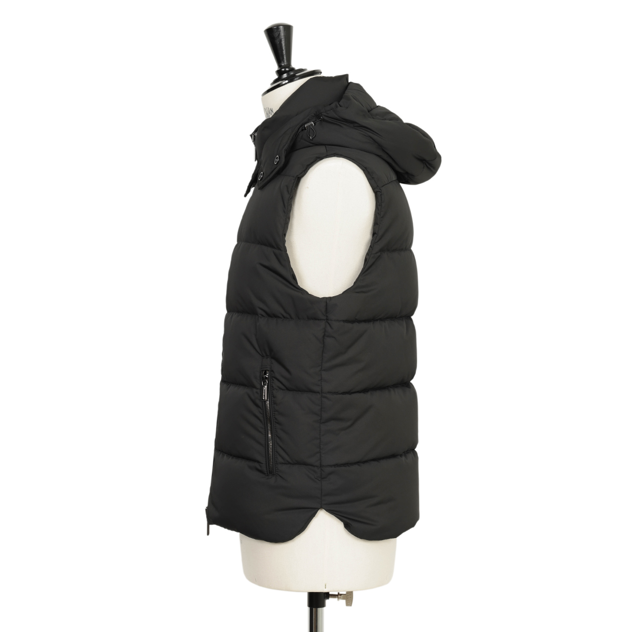 【極上美品】MOORER ムーレー OLIVER-OP ダウンベスト ブラック MOORER 【size46】MOORER【ムーレー】フード付ダウンベスト FIRE